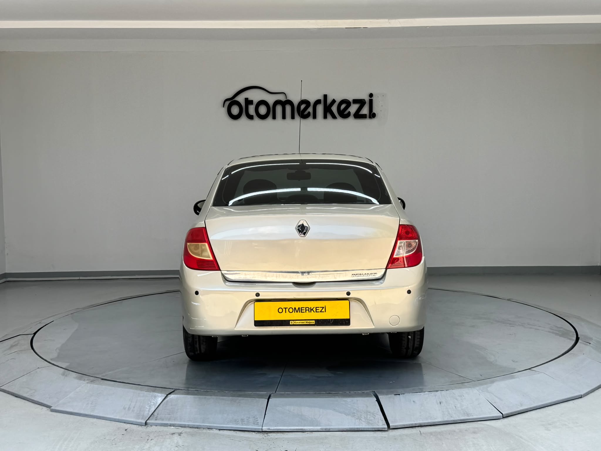 RENAULT SYMBOL 3